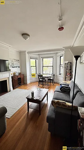 464 Commonwealth Ave Photo 1