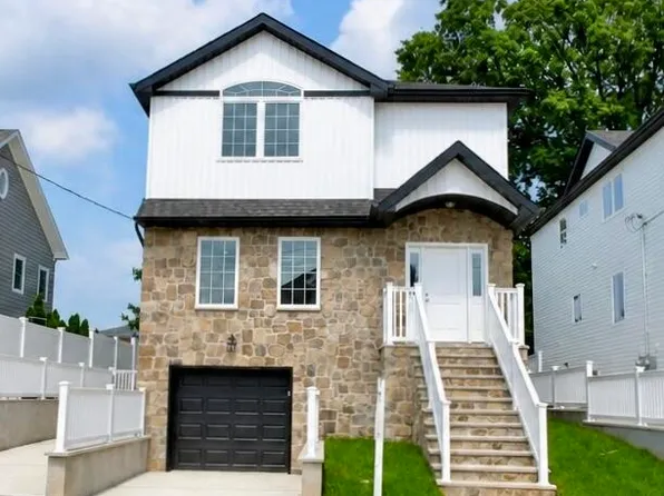 685 Oakland Ave, Staten Island, NY 10310