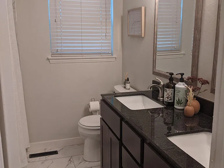 Main bathroom