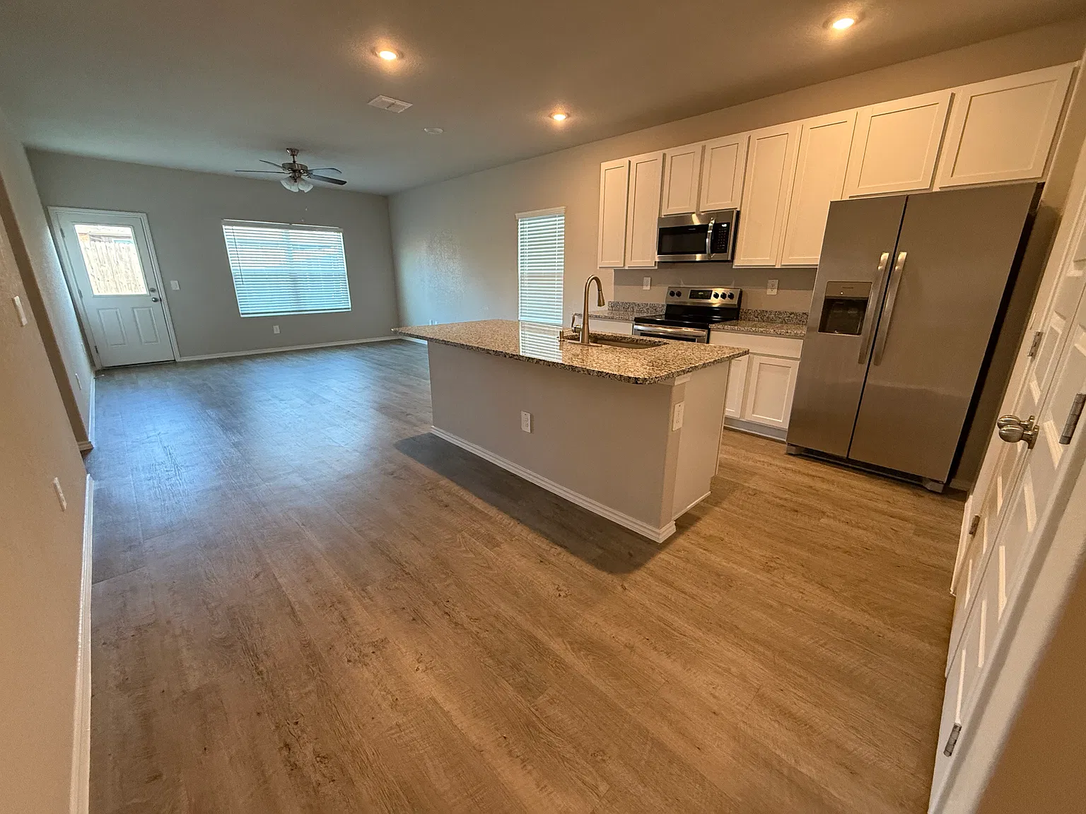 4 bed, 1459 sqft, $1,800 — Photo 2