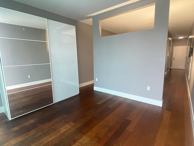 111 N 12th St #1411 — Photo 13
