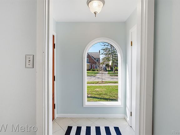 4th image of 1936 Dorothea Rd