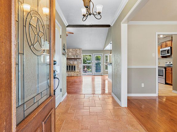 4th image of 415 Meadow Ridge Dr