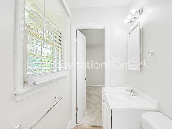 3rd image of 209 Bywood Dr