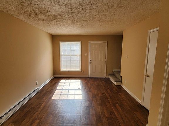 4th image of 2909 Burgess Dr APT 3