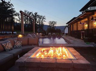 461 Canyon Springs Dr, Hixson, TN 37343