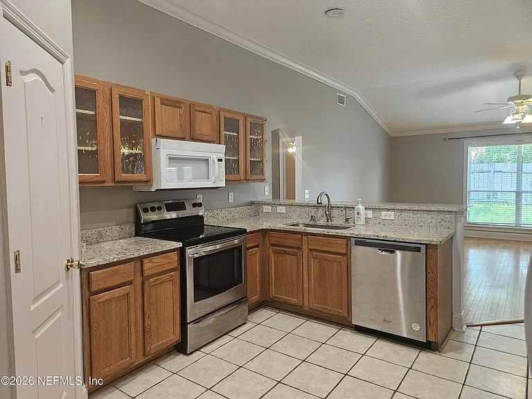 2338 Cool Springs Dr N — Photo 16