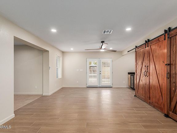 3rd image of 1628 E Del Rio Dr