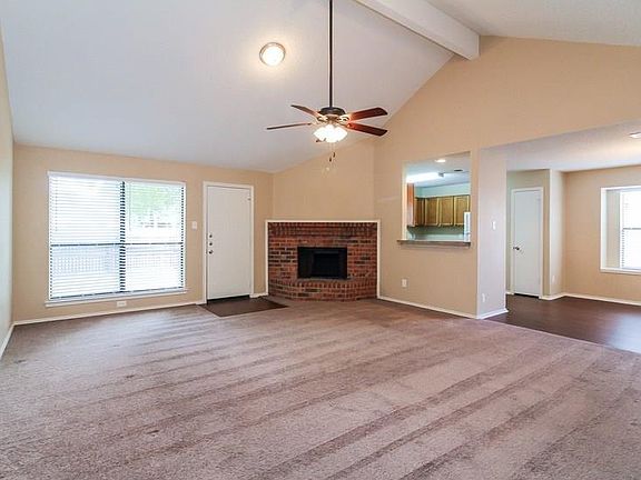 5th image of 822 Simon Dr