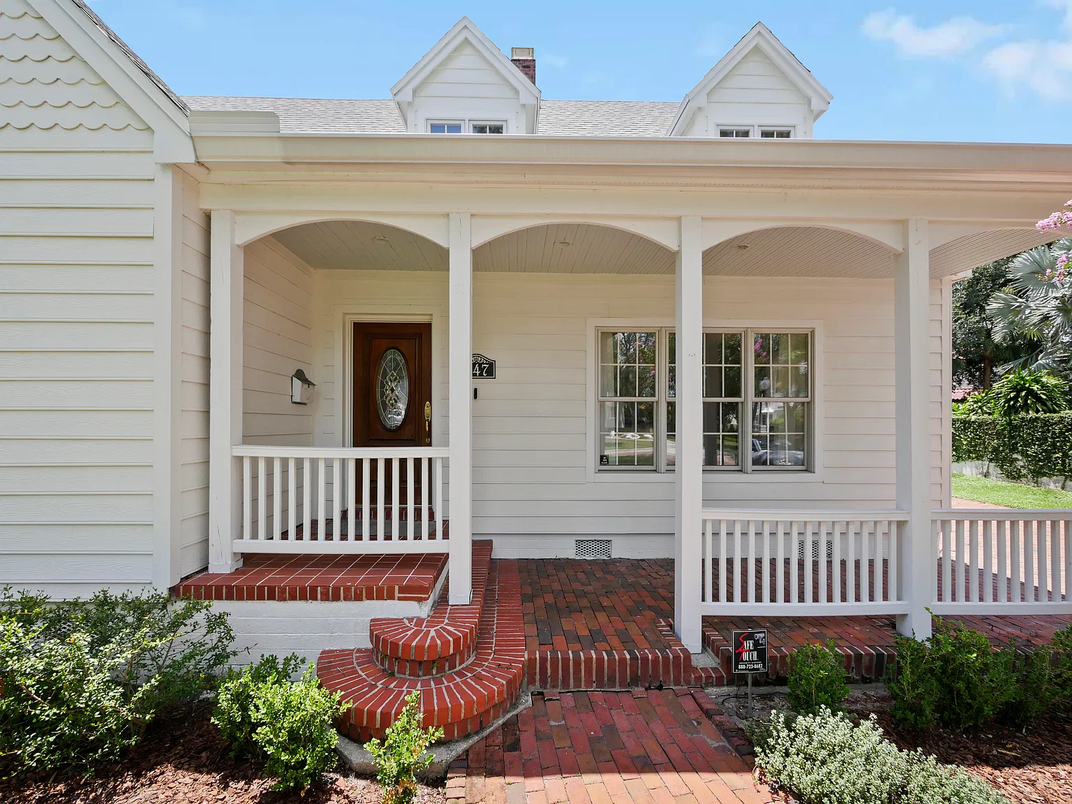 947 Old England Ave — Photo 2