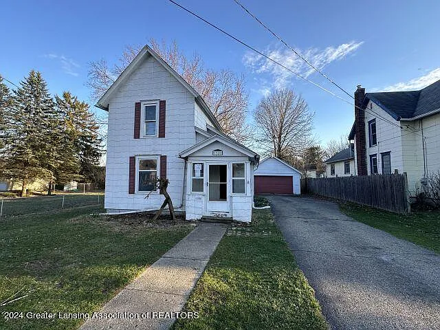 1325 Maguire St photo 1