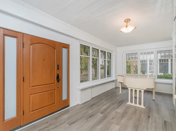 1917 Glenwood Road image 9 of 36