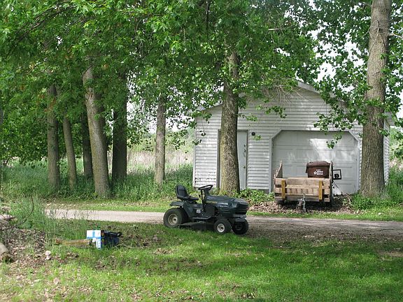 4th image of 4584 N Saginaw Bay Shore Dr