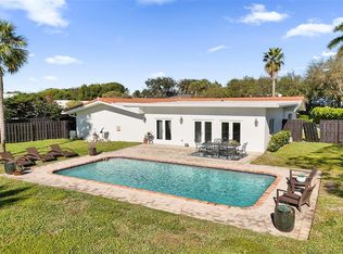 26 Cayuga Rd, Sea Ranch Lakes, FL 33308