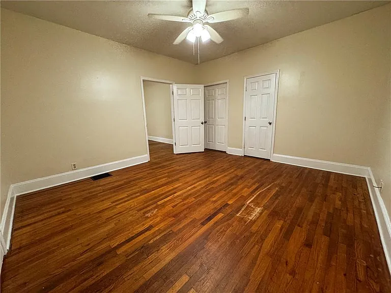 1637 Columbia Dr — Photo 6