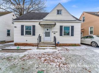 21210 Gardenview Dr, Maple Heights, OH