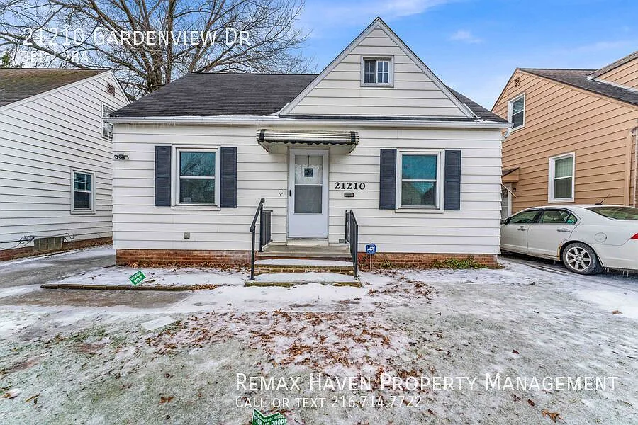 21210 Gardenview Dr photo 1