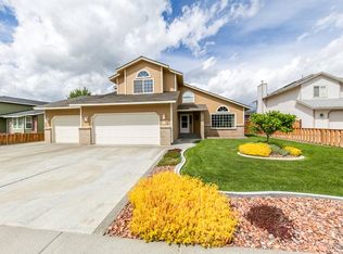 8818 W Grand Ronde Ave, Kennewick, WA 99336