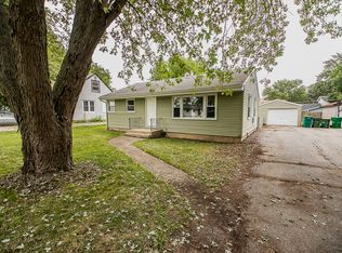 33077 N Sunset Ave, Grayslake, IL 60030