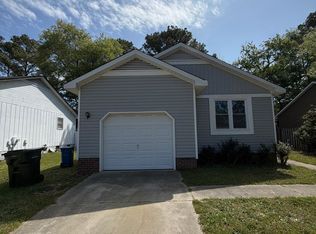 1423 Rougemart Dr, Fayetteville, NC 28304