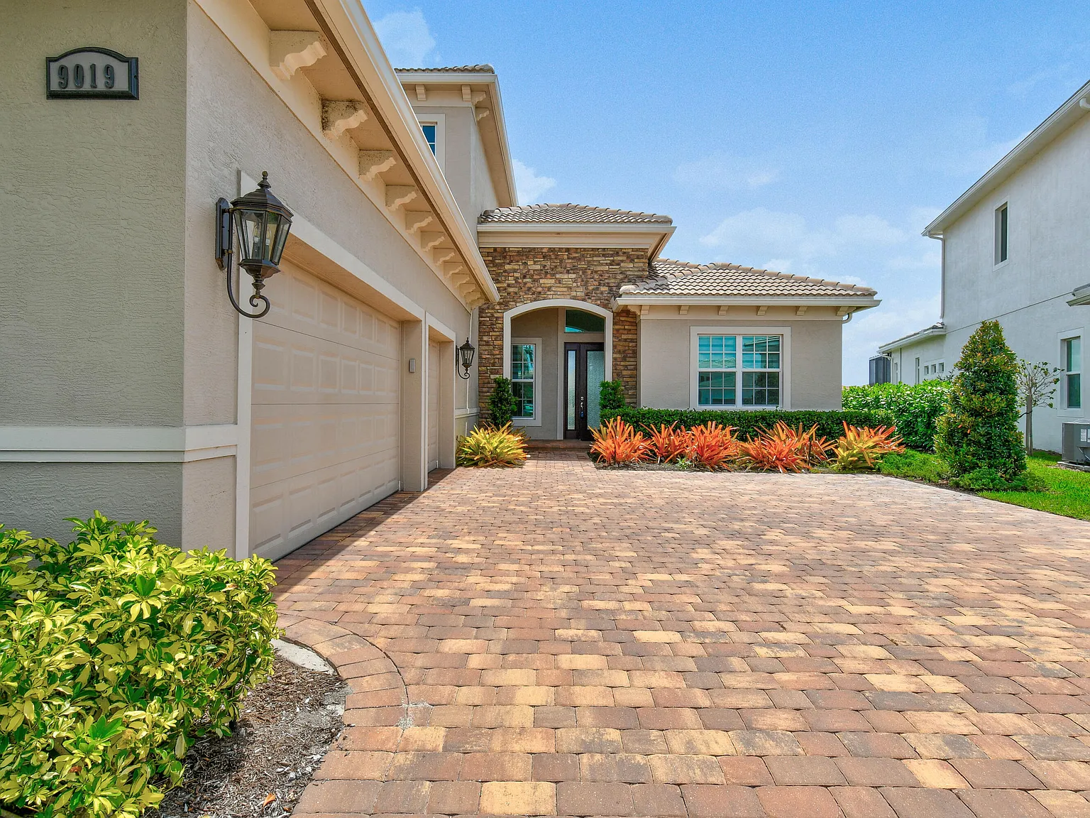 4 bed, 4.5 bath, 3259 sqft, $5,500 — Photo 3