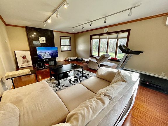 4th image of 24 Haskell Ln