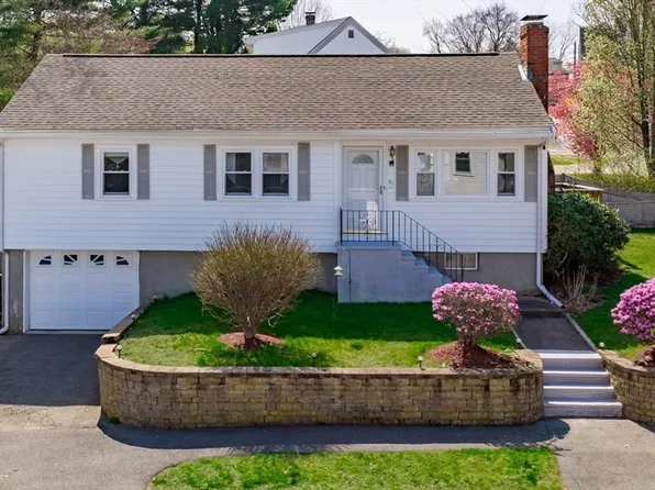 91 Ashcroft St, Dedham, MA 02026