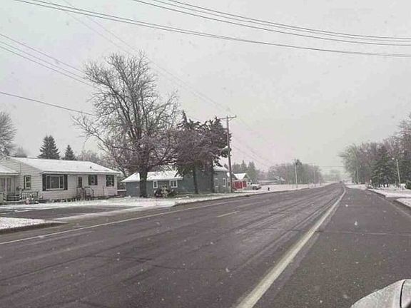 Exterior Neighborhood (street photo)