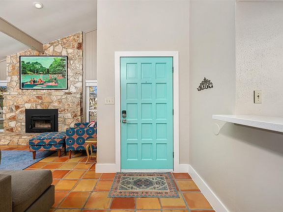 4th image of 2210 Red Fox Rd