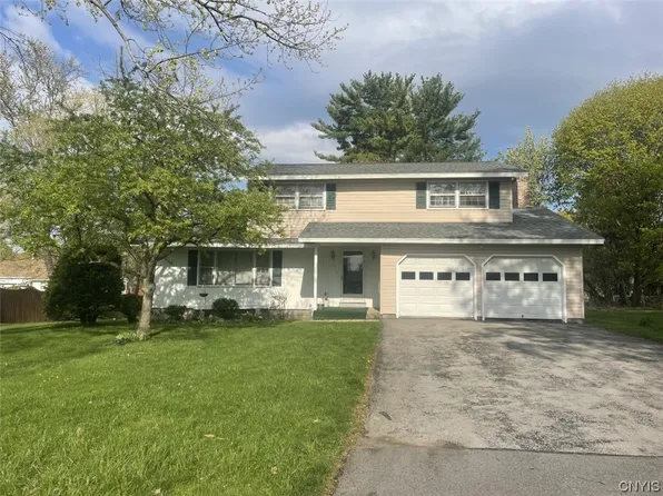 107 Thornton Ct, Camillus, NY 13031