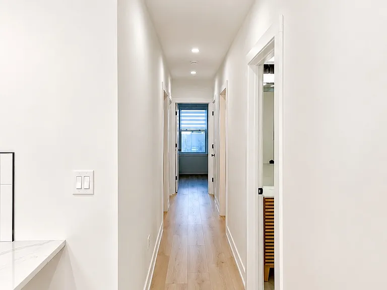 1810 W 23rd St #1 — Photo 9