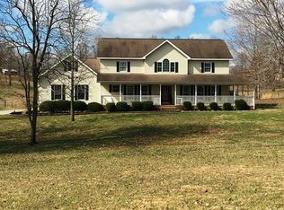 910 Mill Rd, Beechmont, KY 42323