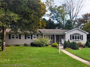 10 Deerfield Rd, Cumberland, RI 02864