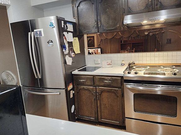 4th image of 5723 NE Hazel Dell Ave