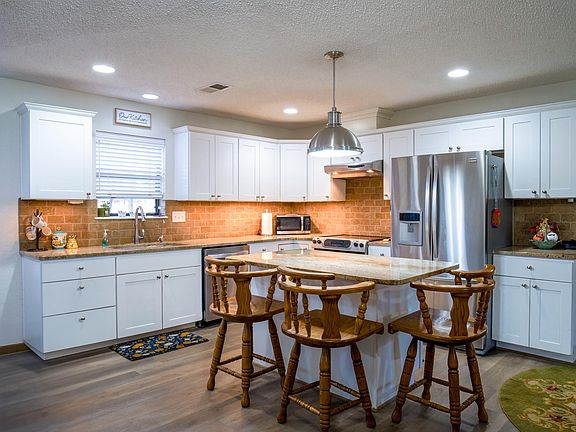 5th image of 2101 Valley East Ln