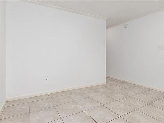 5th image of 8723 Agress Ave