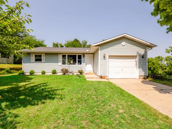 7418 Aumack Dr, Eau Claire, MI 49111