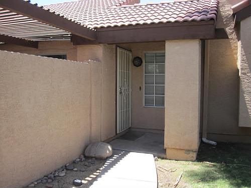 2nd image of 903 S Lola Ln APT 3