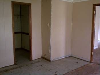 5th image of 912 16th Ave N