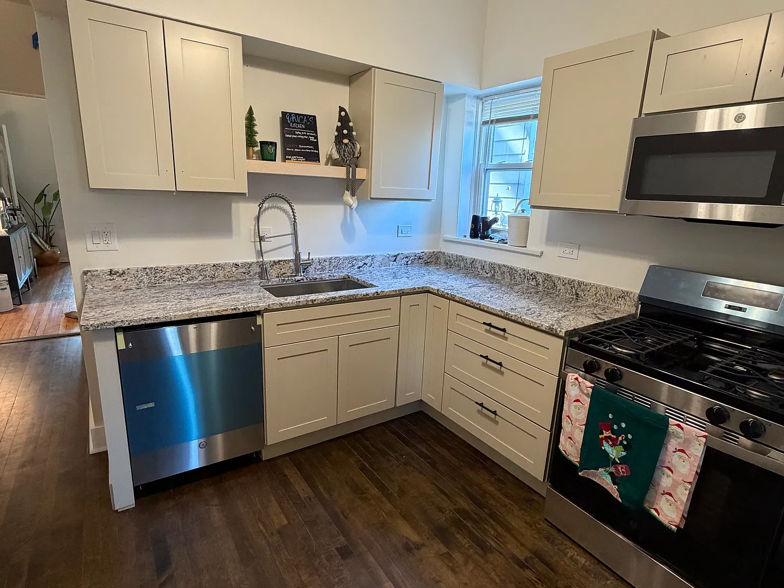 2 bed, 1300 sqft, $2,800 — Photo 3