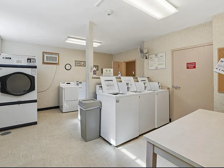 2700 Oxford St N #131 — Photo 18