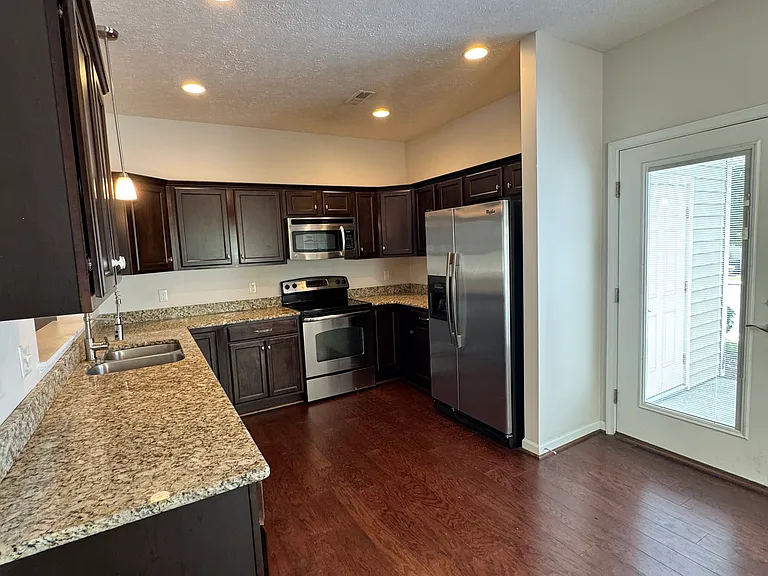 207 Portico St — Photo 7
