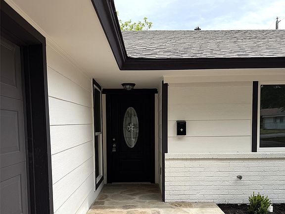 2nd image of 1413 Blanton Pl