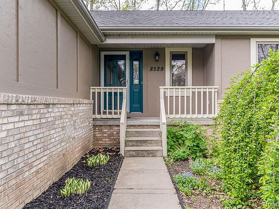 3rd image of 8529 Pineview Lake Dr
