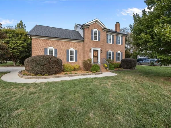 2801 Norwell Ct, Oak Ridge, NC 27310