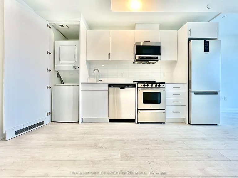 412 Silver Maple Rd #308 — Photo 10