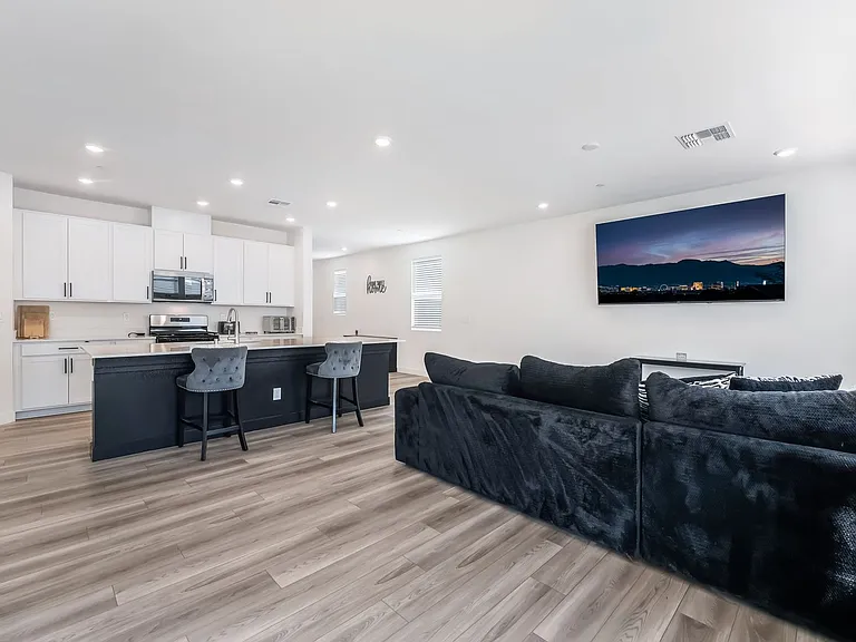 670 Tranquil Peak Ct — Photo 9