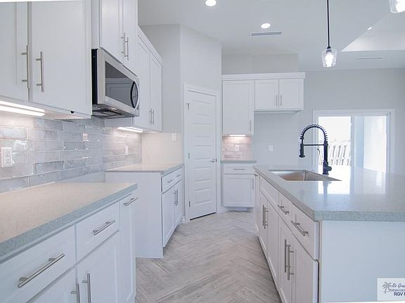 4th image of 7048 Blue Spruce Dr