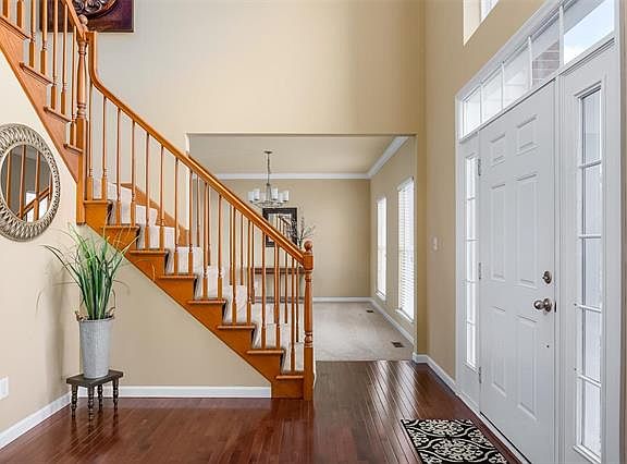 4th image of 12 Jacqueline Knoll Ct