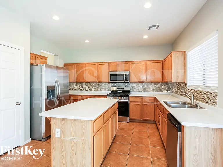 5830 Brimstone Dr — Photo 9